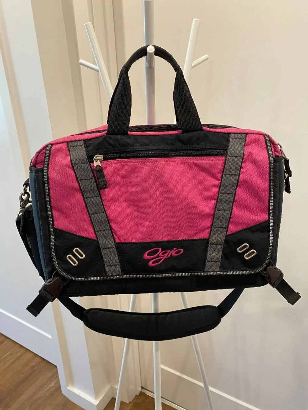 Vintage OGIO Unisex Pink Black Laptop Messenger Bag